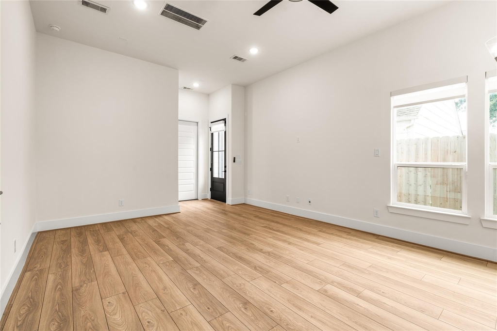 7117 Goforth Street - Photo 3