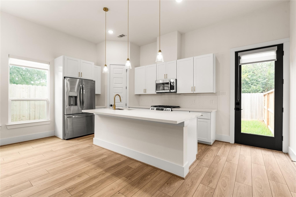 7117 Goforth Street - Photo 10