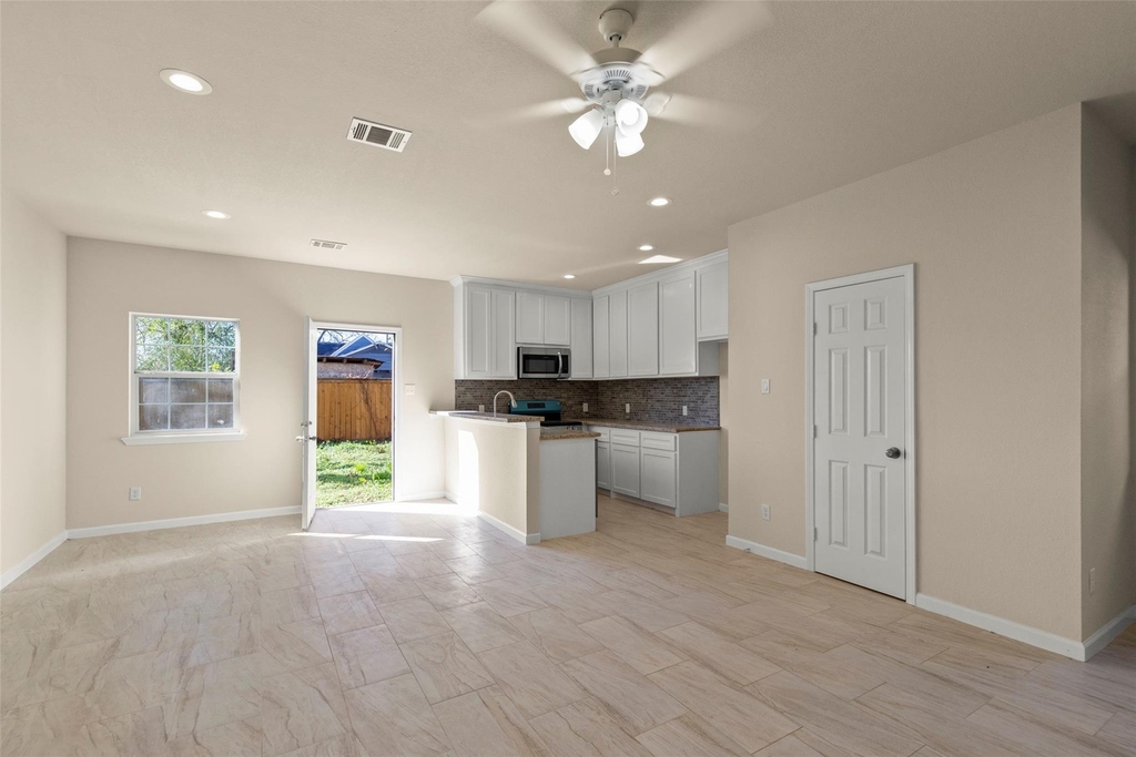 7750 Avenue J - Photo 6