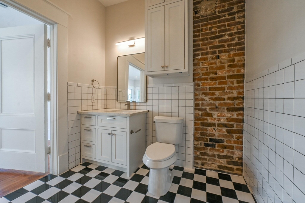 811 Stuart Street - Photo 10