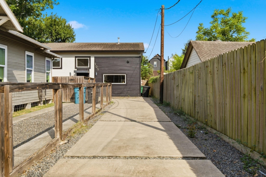 109 Bryan Street - Photo 33
