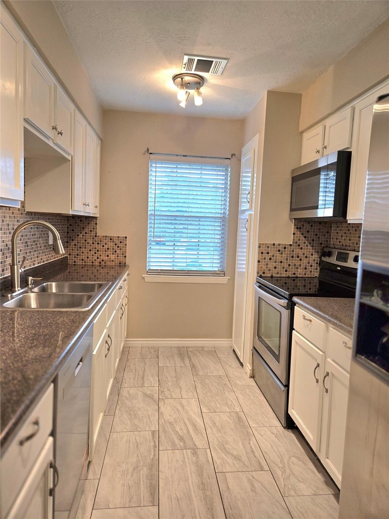 1539 Ramada Drive - Photo 4