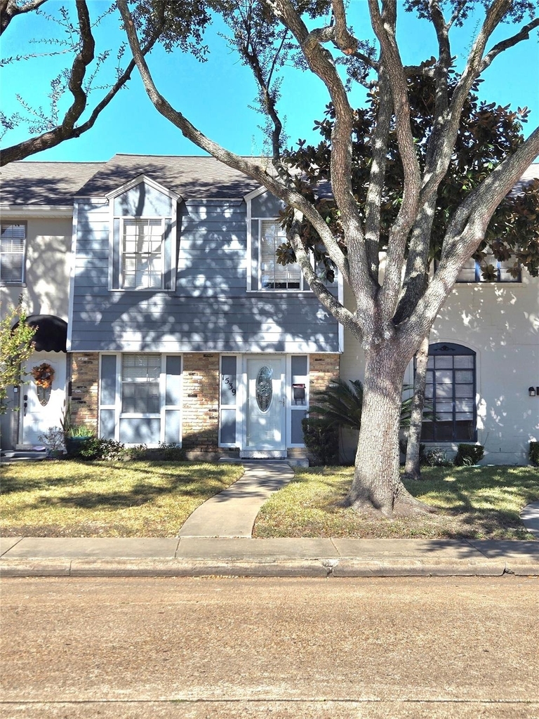 1539 Ramada Drive - Photo 0