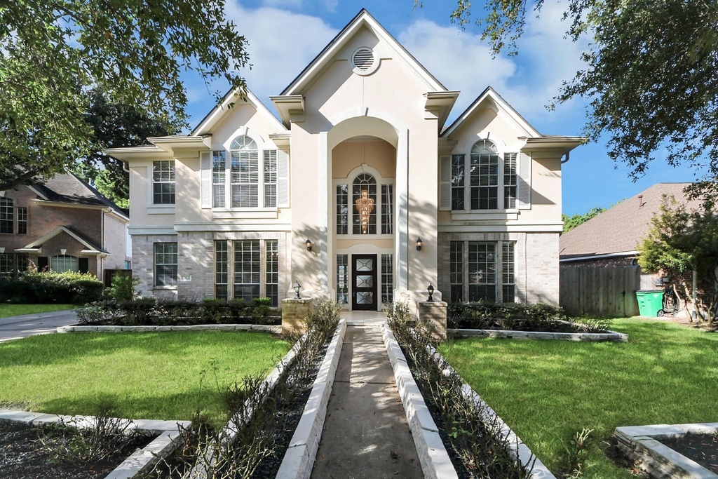 20111 Biscayne Hill Court - Photo 1