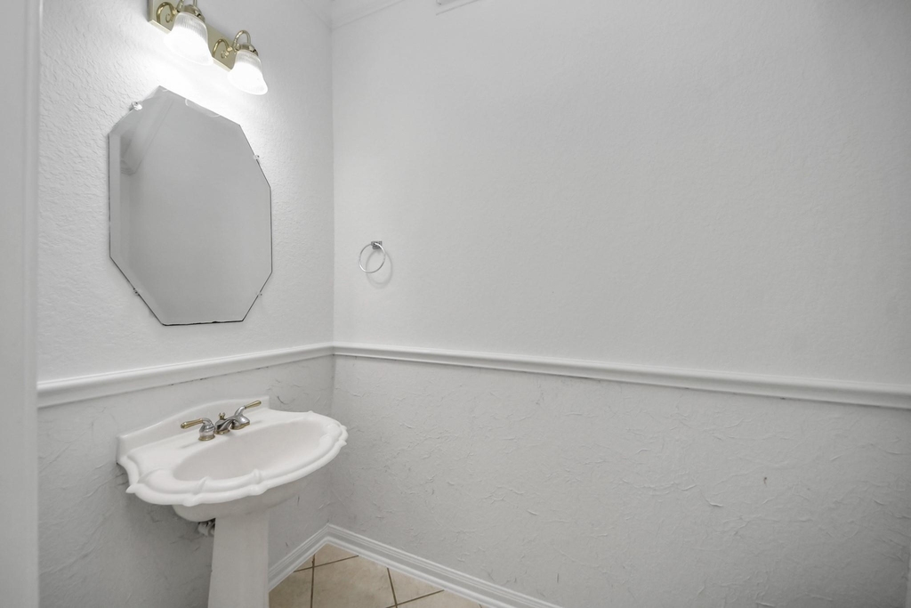 20111 Biscayne Hill Court - Photo 18
