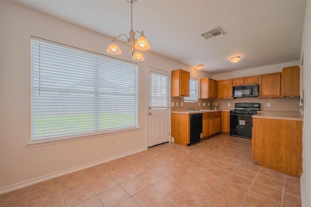 19254 Cypress Peak Lane - Photo 7