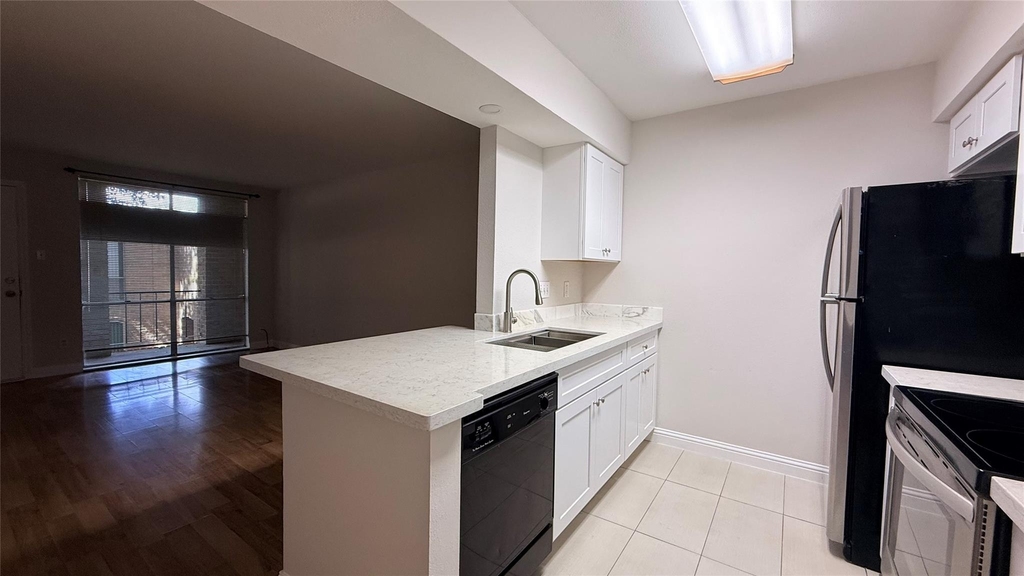 4643 Wild Indigo Street - Photo 3
