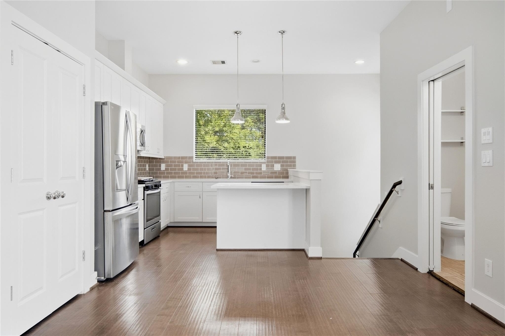 3015 Preston Street - Photo 10