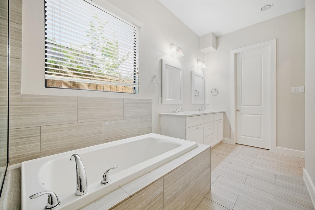 3015 Preston Street - Photo 7