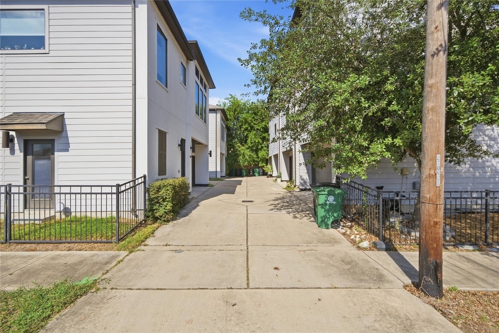 3015 Preston Street - Photo 30