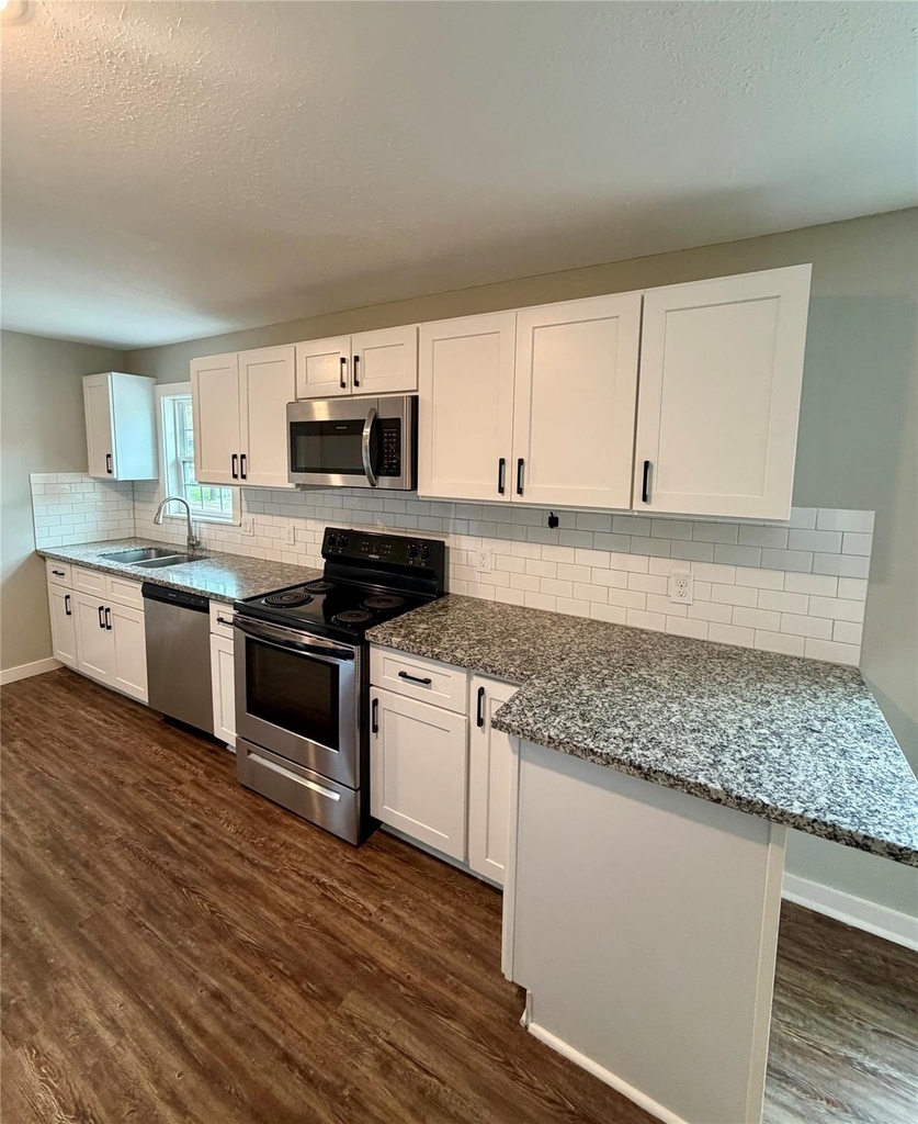 1206 E 33rd Street - Photo 2