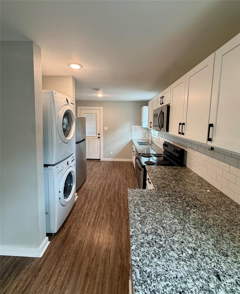 1206 E 33rd Street - Photo 1