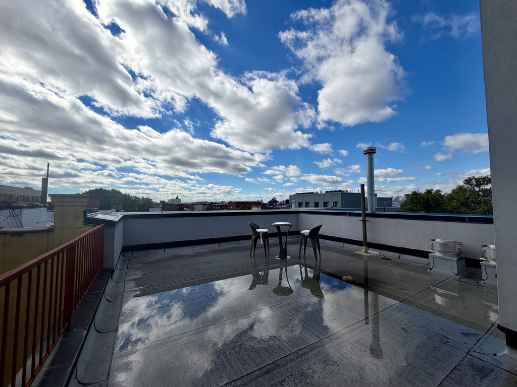 334 Evergreen Avenue - Photo 0