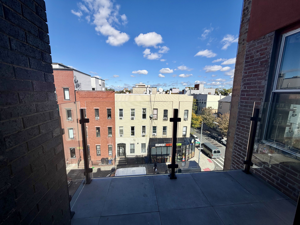 334 Evergreen Avenue - Photo 9