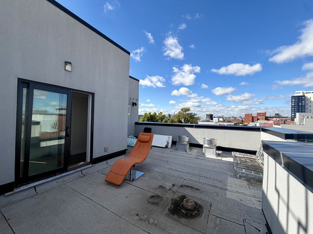 334 Evergreen Avenue - Photo 1
