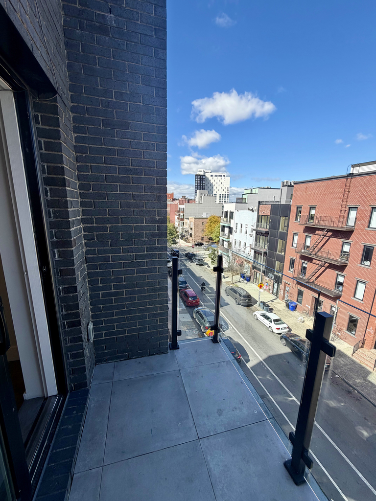 334 Evergreen Avenue - Photo 10