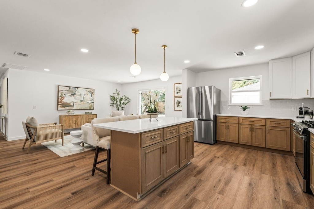 5207 Hummingbird Street - Photo 3