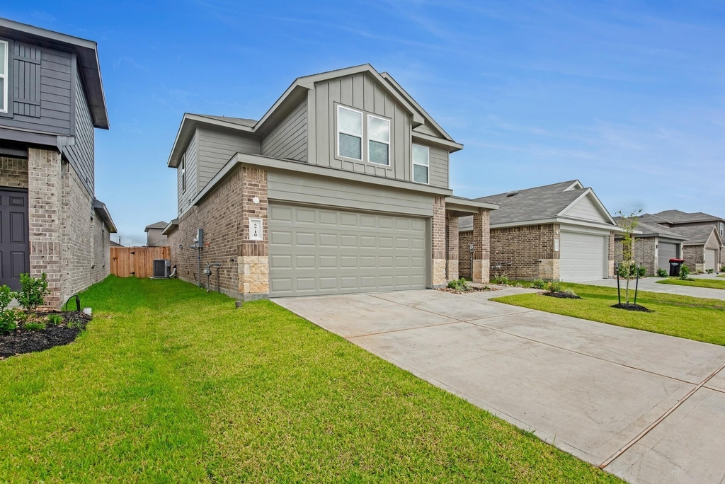 5710 Redstone Gardens Dr - Photo 1