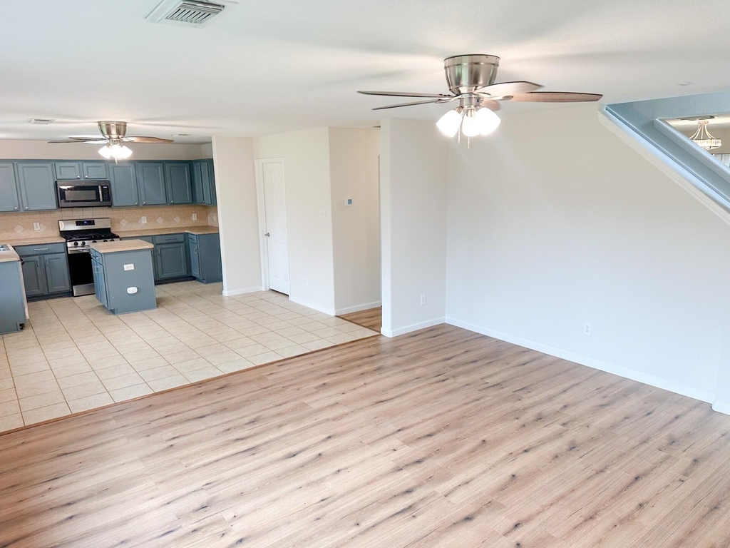 4027 Falvel Cove Drive - Photo 2