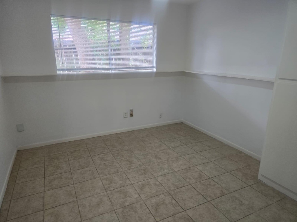 10622 Beckfield Drive - Photo 11