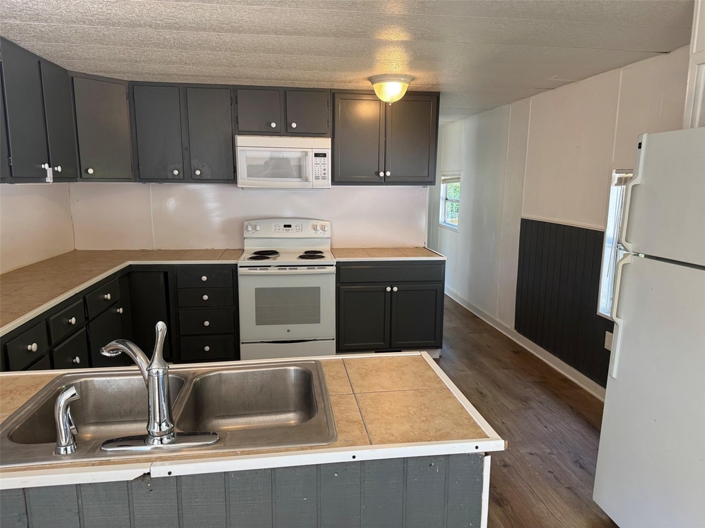 23479 Manion - Photo 3