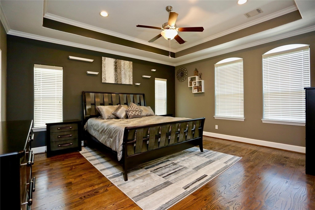 948 W 24th Street - Photo 9
