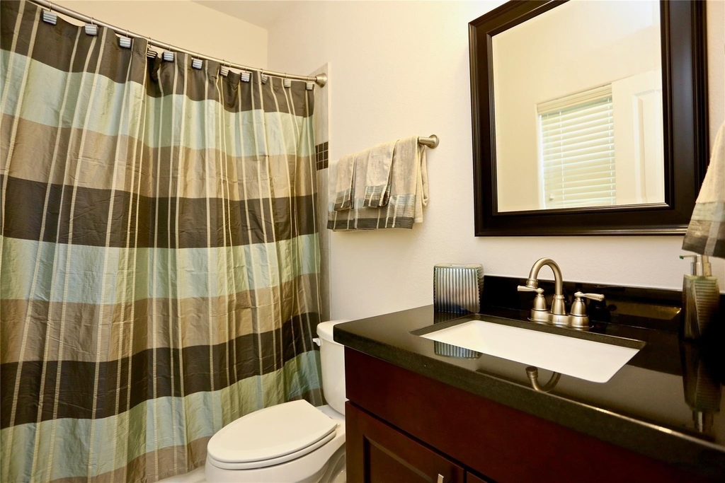 948 W 24th Street - Photo 14
