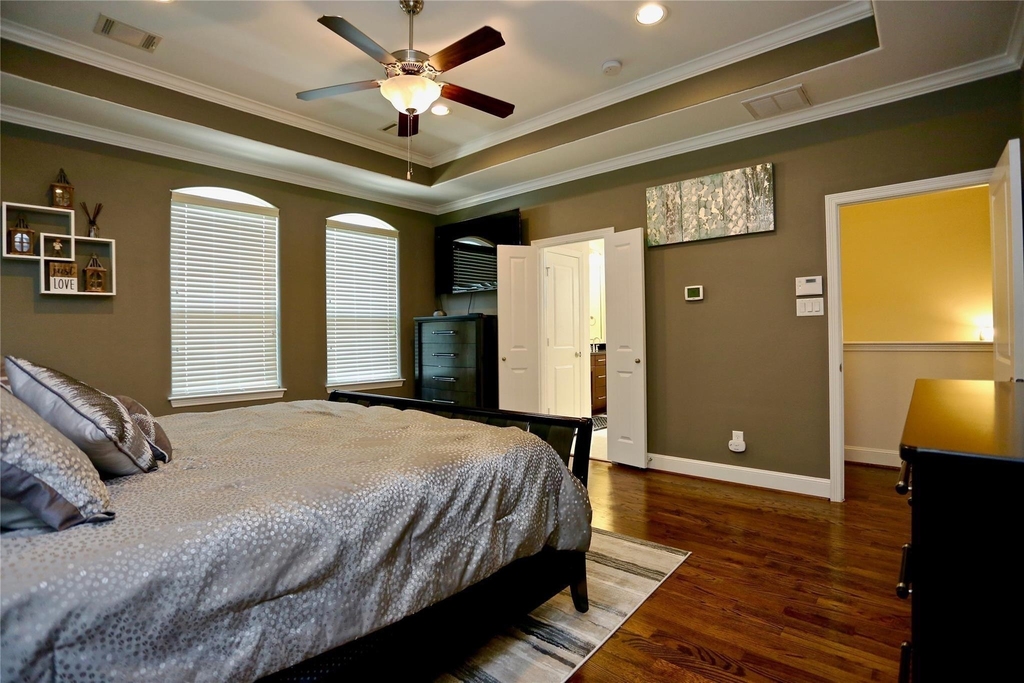 948 W 24th Street - Photo 10