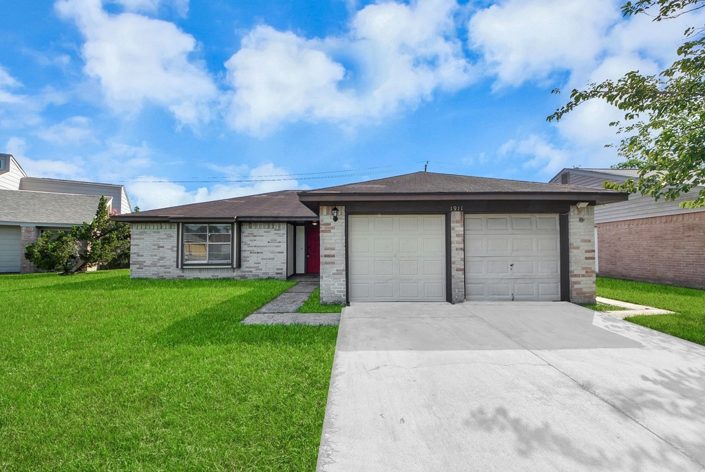 1911 Hammerwood Drive - Photo 1