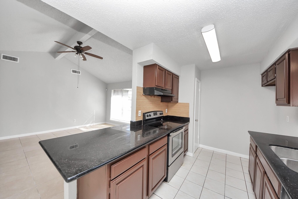 1911 Hammerwood Drive - Photo 17