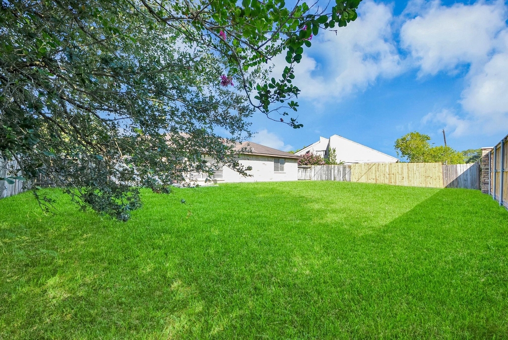 1911 Hammerwood Drive - Photo 39