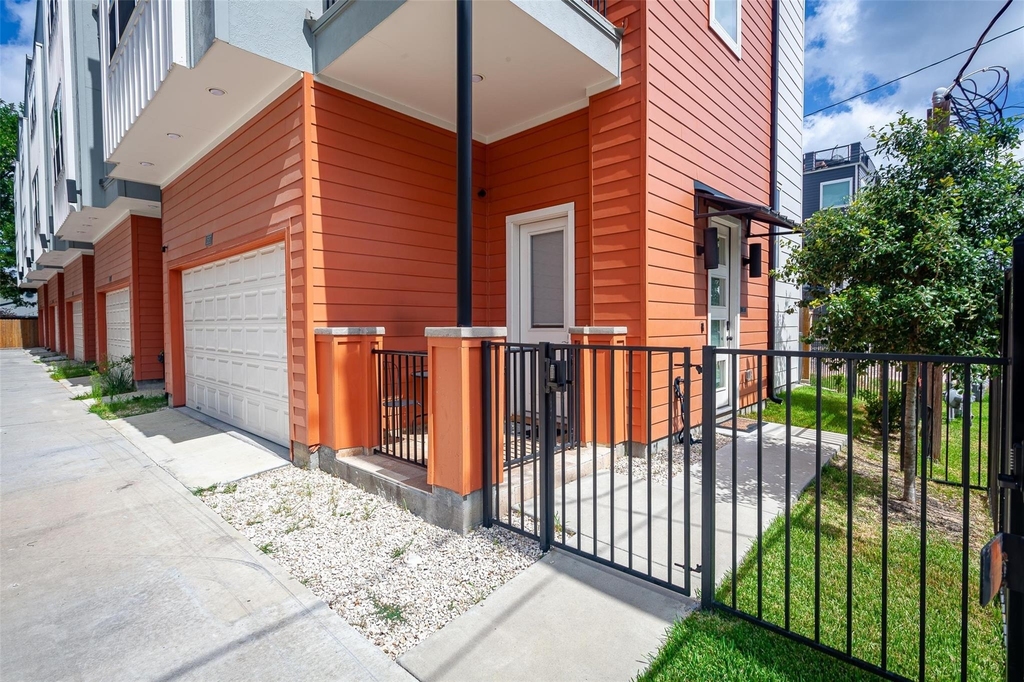 1507 Hickory Street - Photo 4