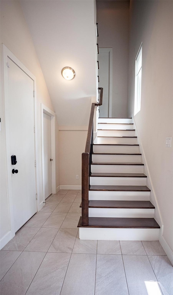 1507 Hickory Street - Photo 6