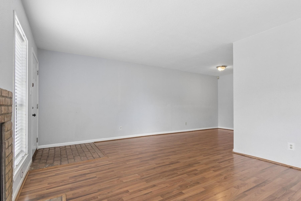 6111 Beverlyhill Street - Photo 5