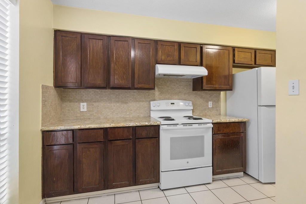 6111 Beverlyhill Street - Photo 10