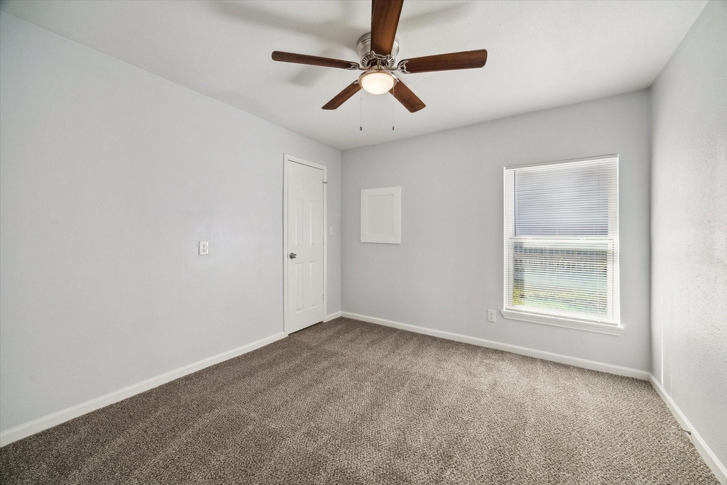 705 Westshire Drive - Photo 7