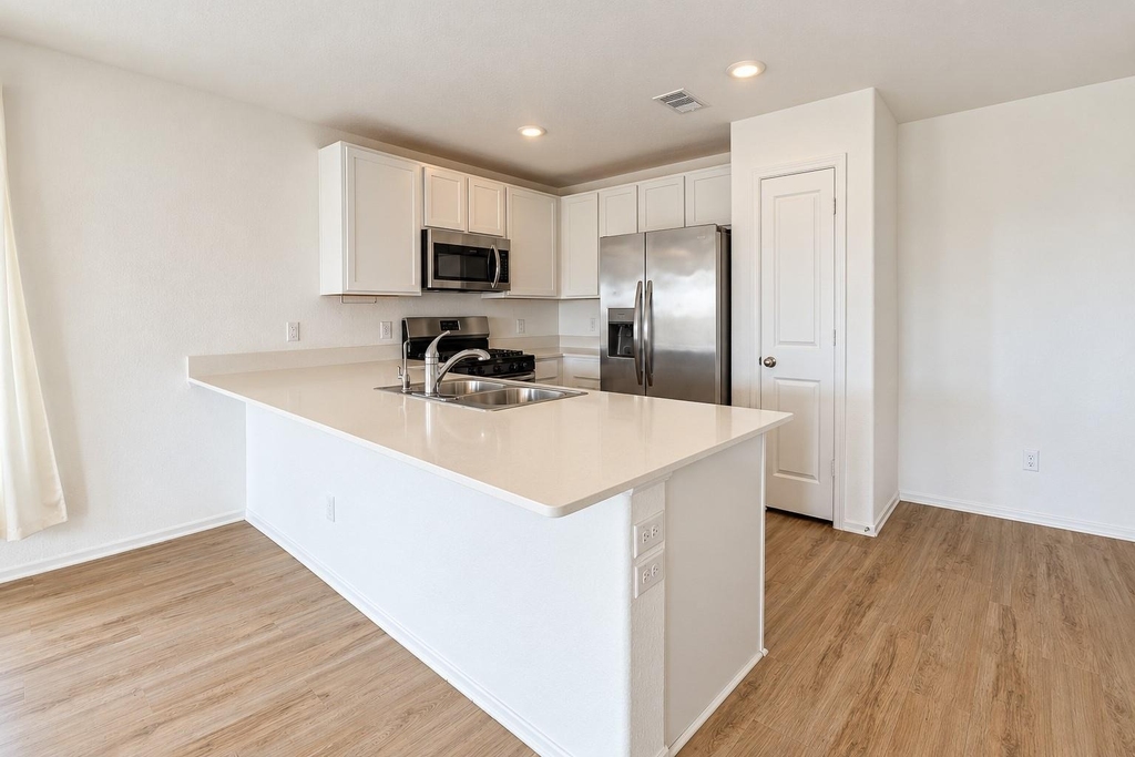 4606 Sterling Prairie Trail - Photo 9