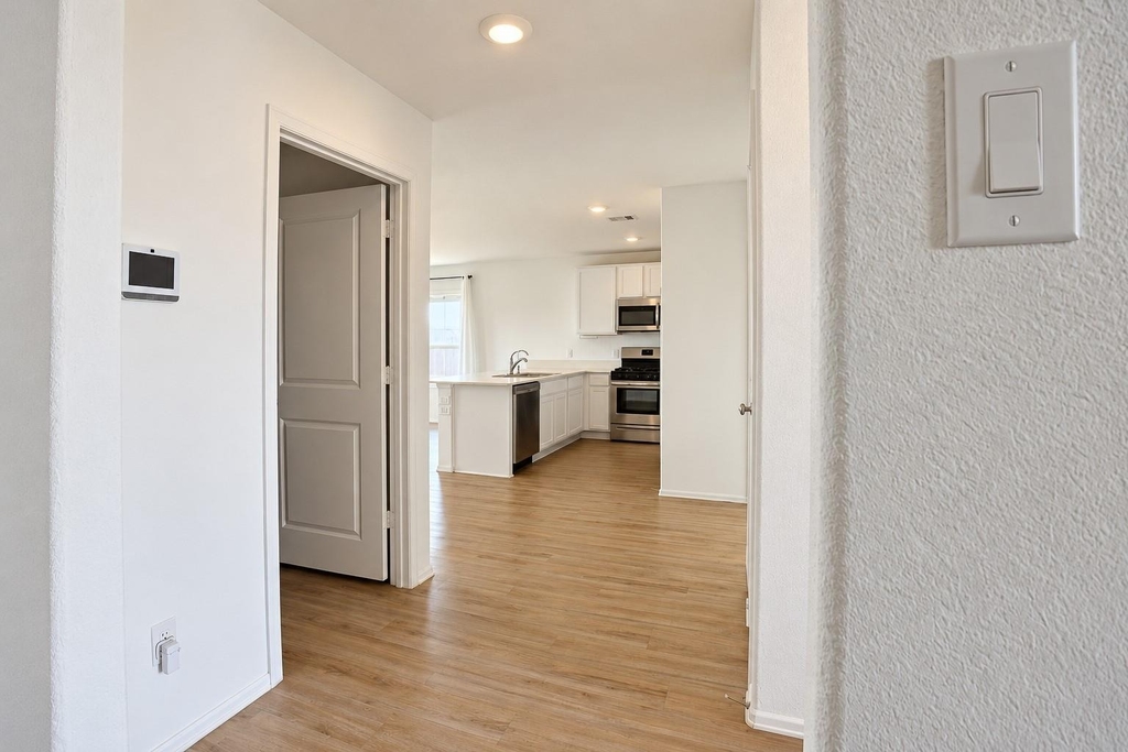 4606 Sterling Prairie Trail - Photo 4