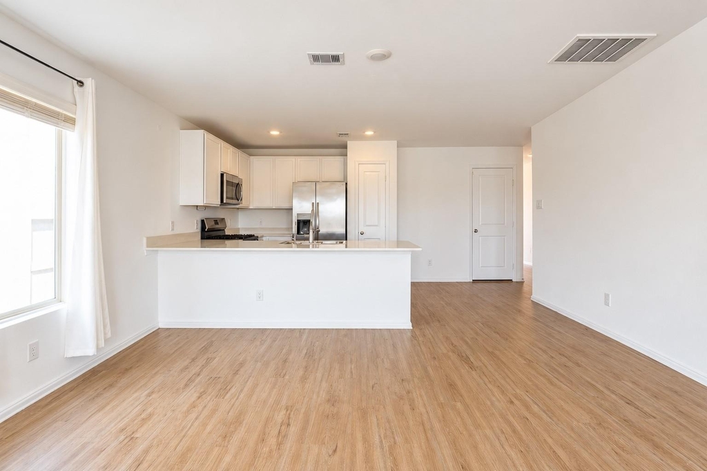 4606 Sterling Prairie Trail - Photo 8