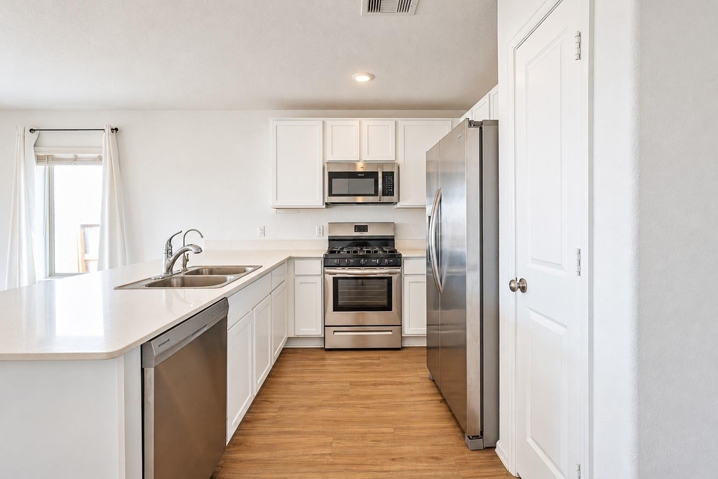 4606 Sterling Prairie Trail - Photo 7