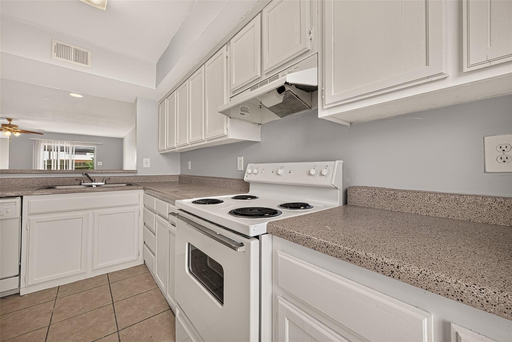 12656 Windsor Village Drive - Photo 18