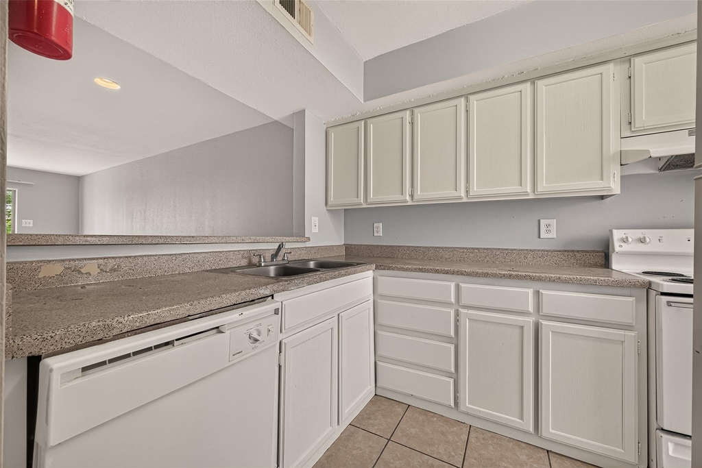 12656 Windsor Village Drive - Photo 14