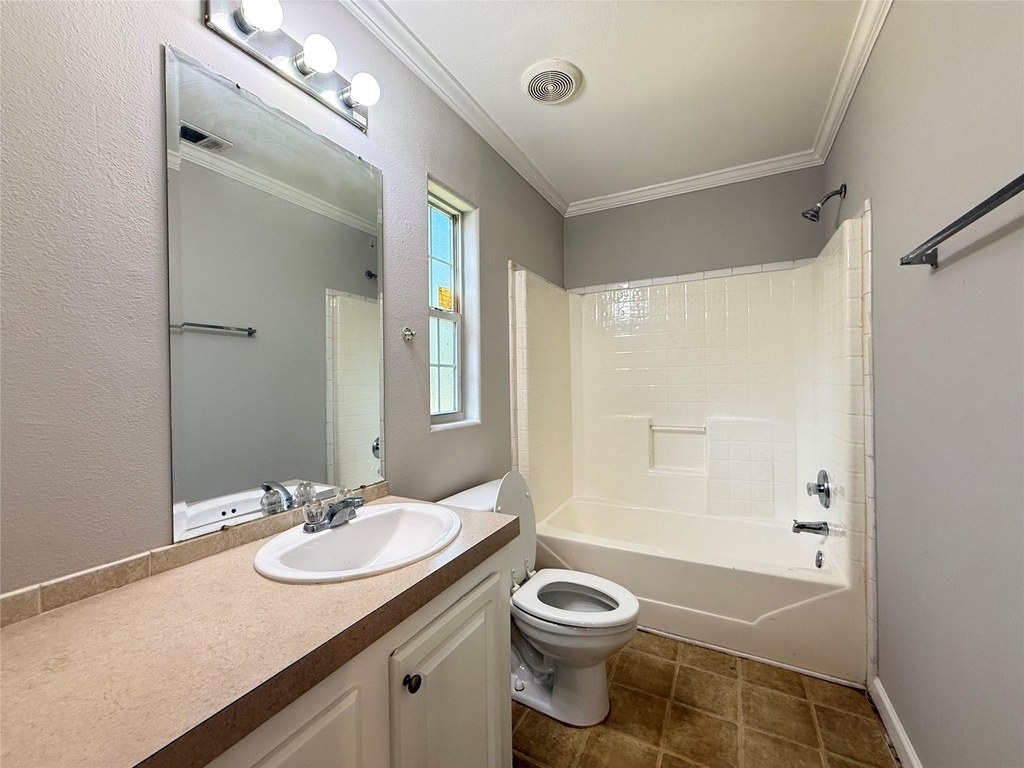 905 Grenshaw Street - Photo 8