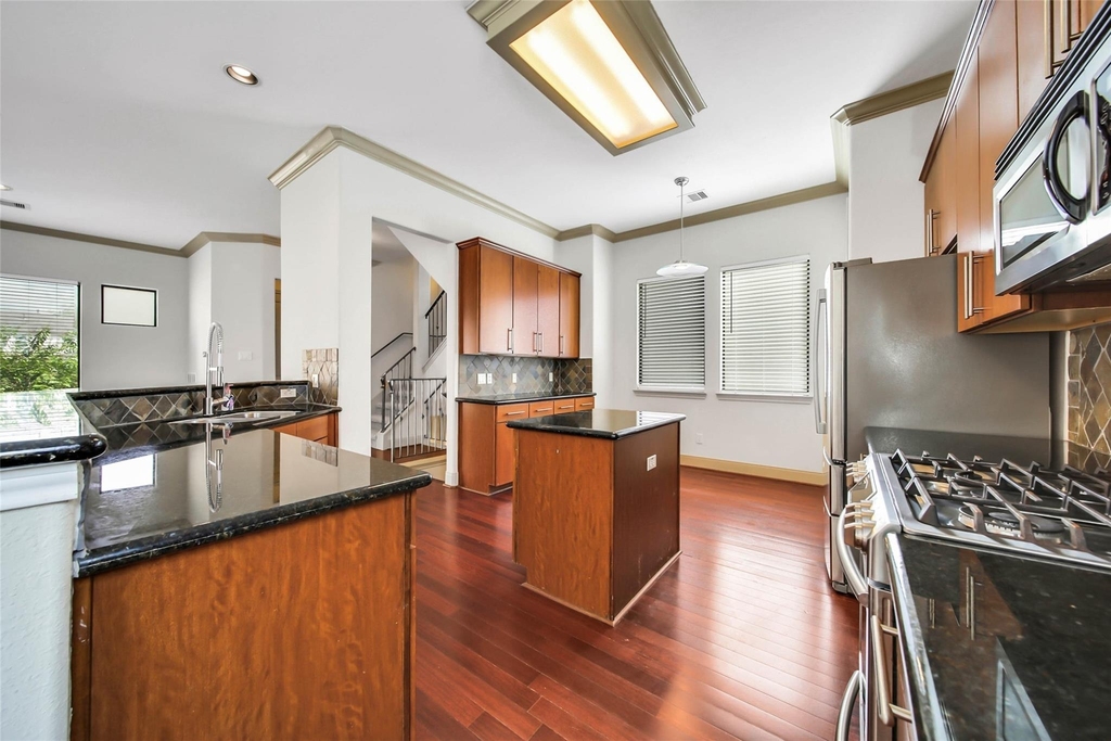 5221 Eigel Street - Photo 10