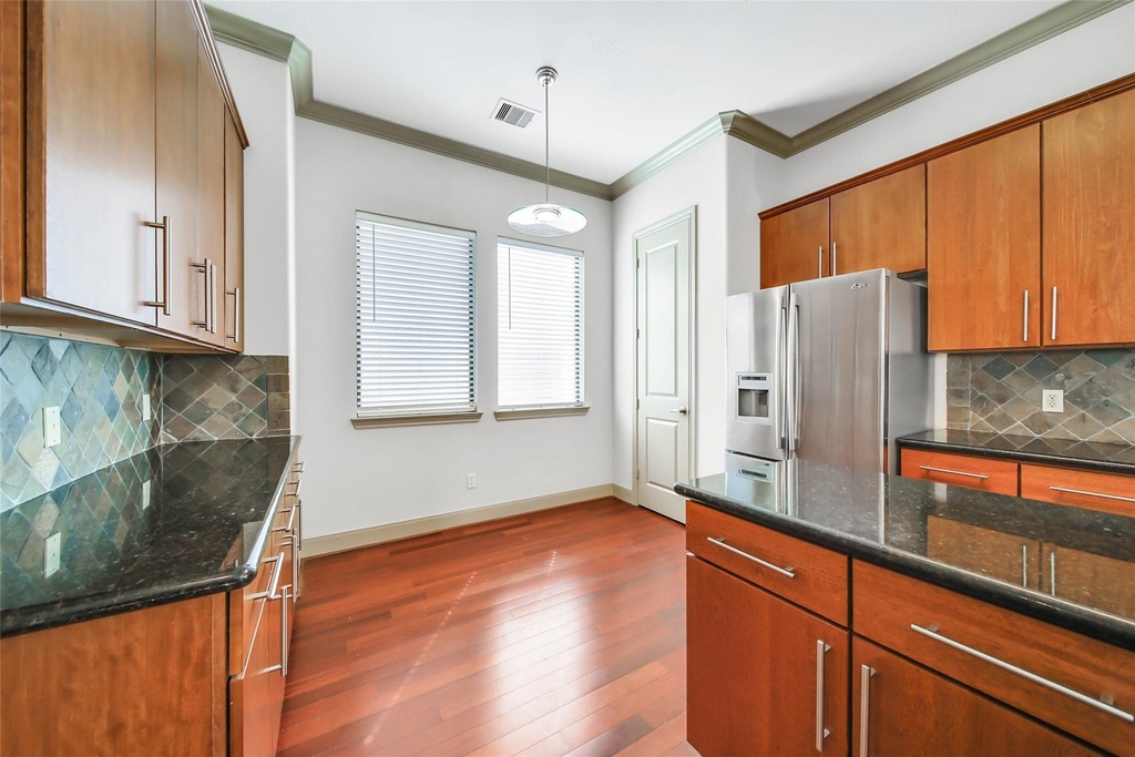 5221 Eigel Street - Photo 8