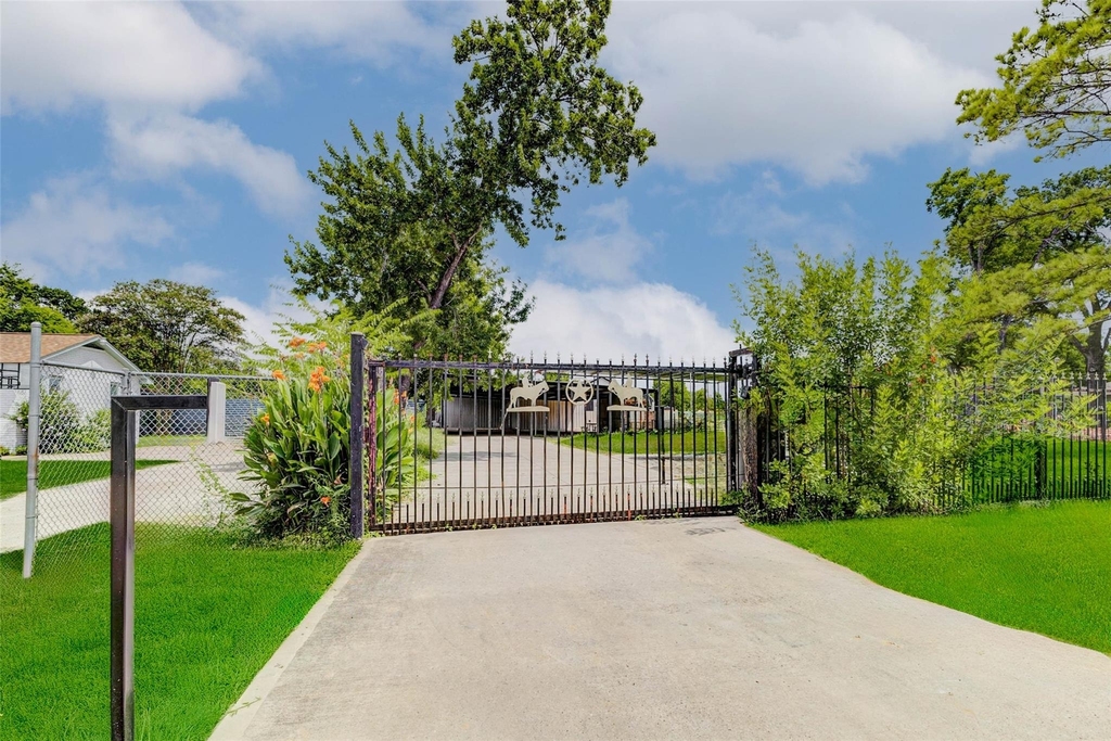 2725 Lone Oak Road - Photo 8