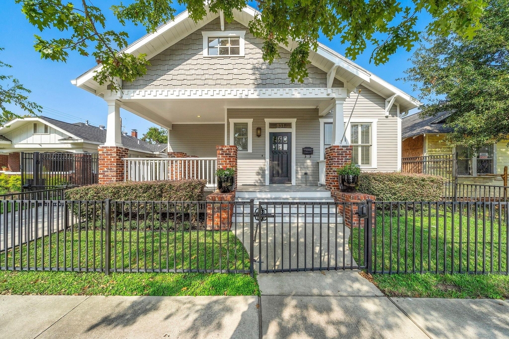 931 W Cottage Street - Photo 0