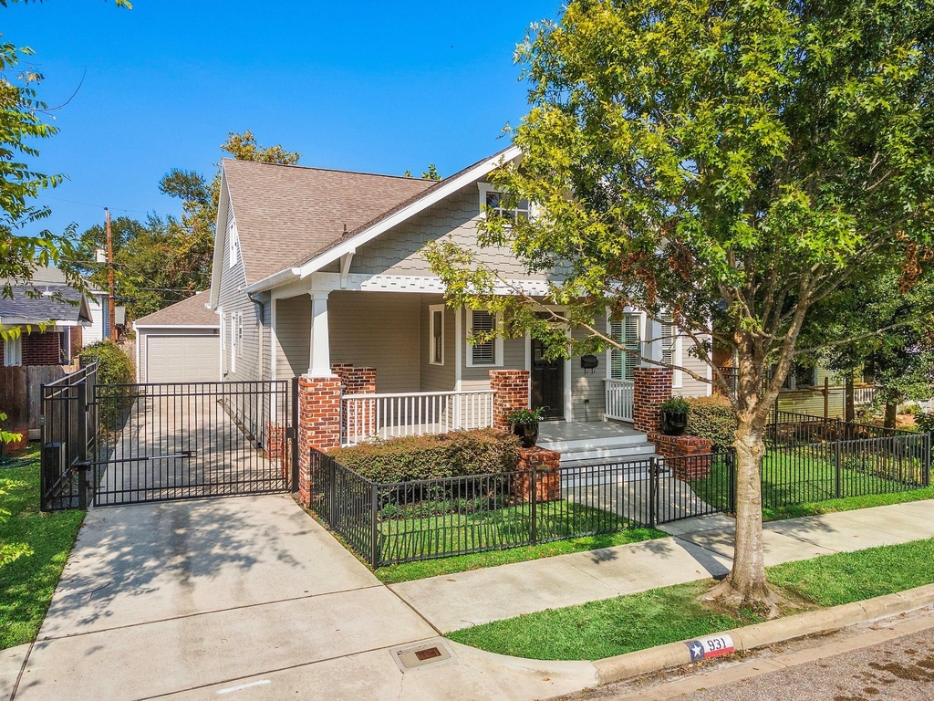 931 W Cottage Street - Photo 1