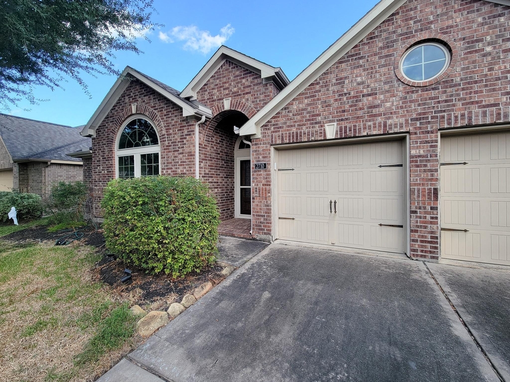 2710 Bamboo Lane - Photo 2