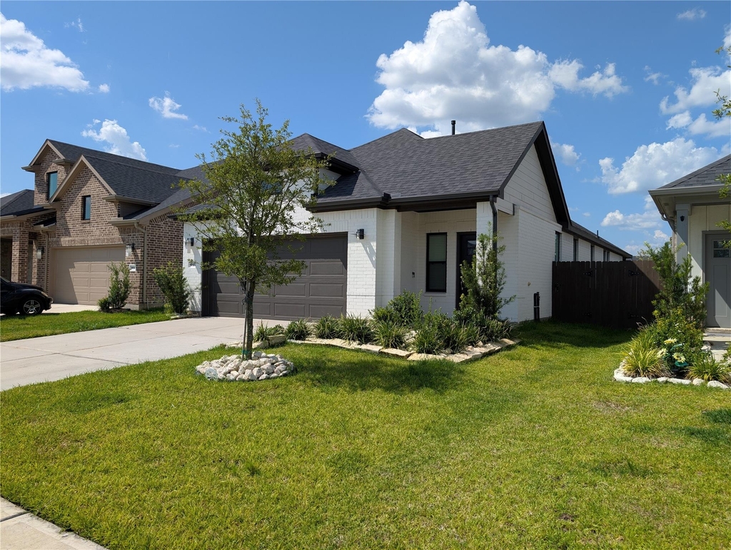 18122 Sonresa Way - Photo 2